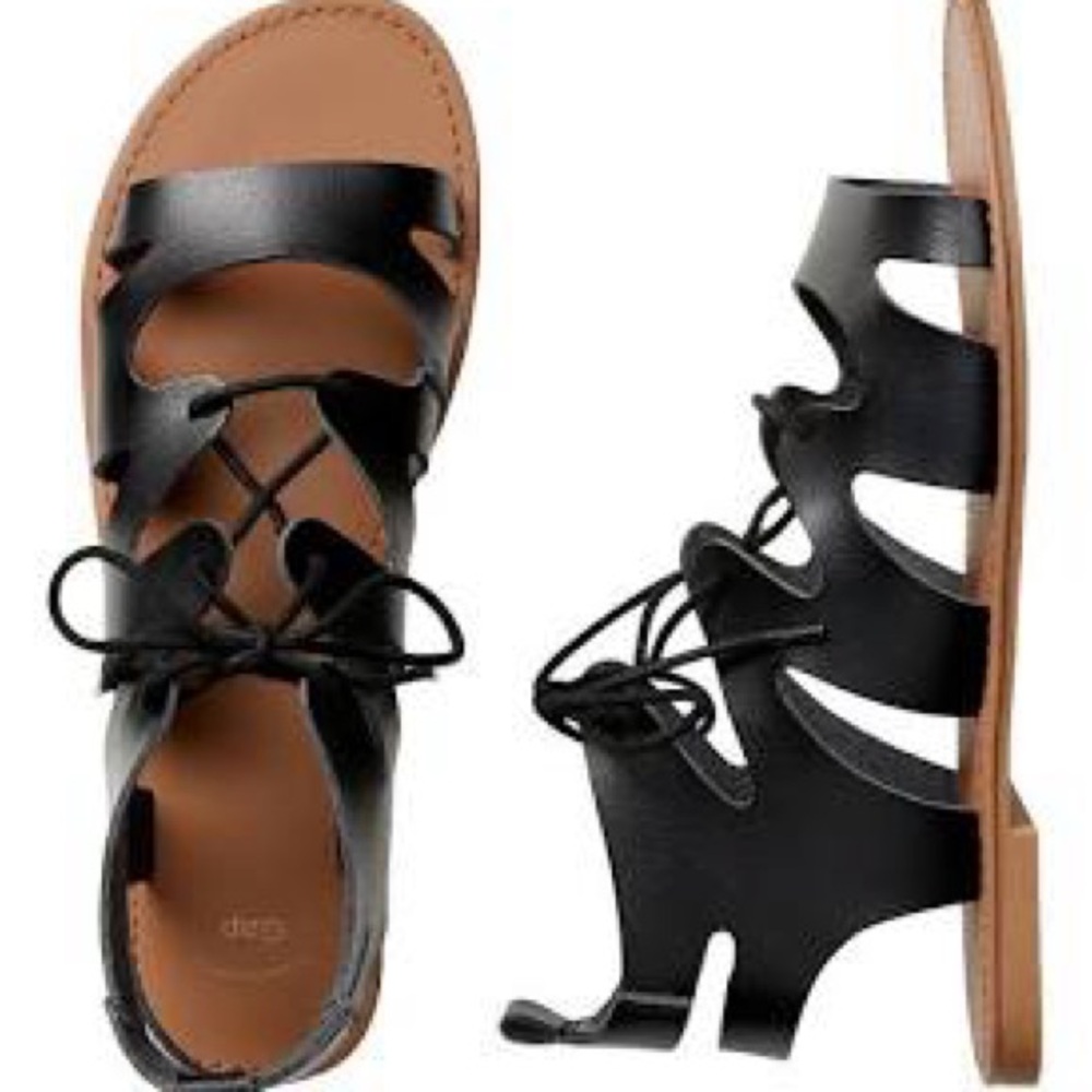 Gap women’s black lace up gladiator sandals size 9